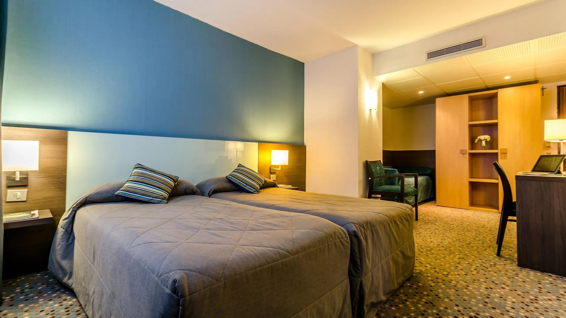 Hotel Miramont Λούρδη 4*,